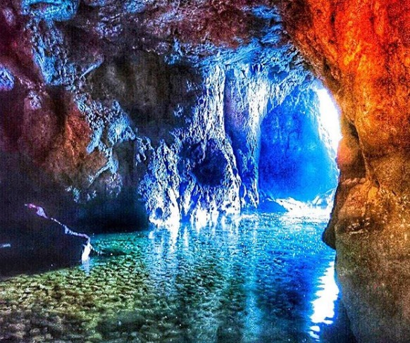 青の洞窟　石